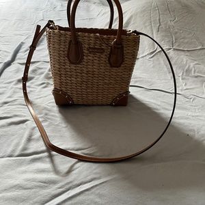 Straw handbag